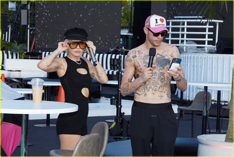 Pete Davidson Went Shirtless at NYE Rehearsals – See .